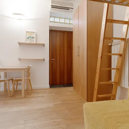 Guesthost - Corvetto Comfy Appartement *