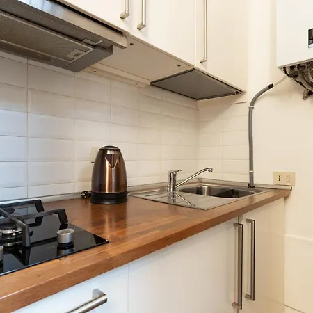 Guesthost - Corvetto Comfy Daire